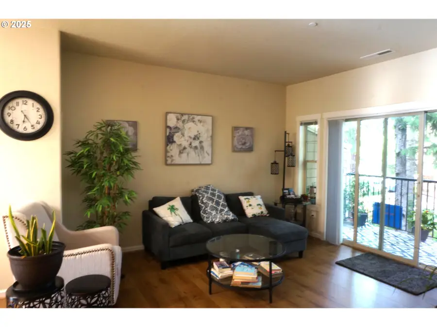 188 NE 79th Ave, Hillsboro, OR 97006 - Image #2