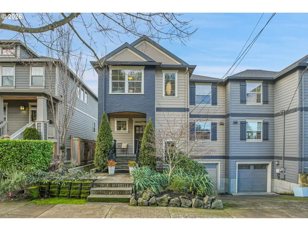 7325 N Fiske Ave, Portland, OR 97203 - Image #1