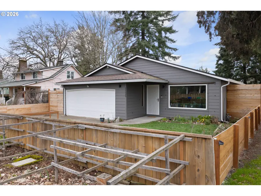 11825 SE Ankeny St, Portland, OR 97216 - #3