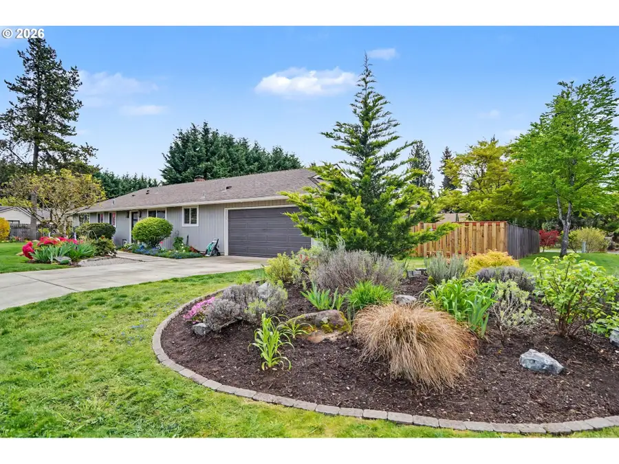 8470 SE Hood St, Clackamas, OR 97015 - #2