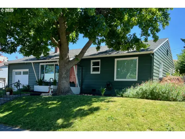 1724 E 13th St, TheDalles, OR 97058