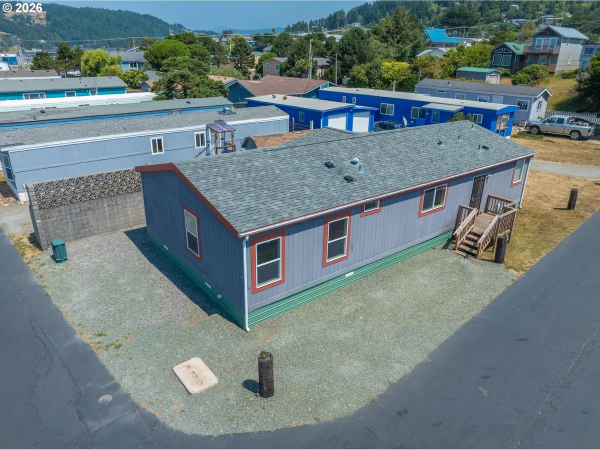 94120 Strahan St #40, Gold Beach, OR 97444 - #1