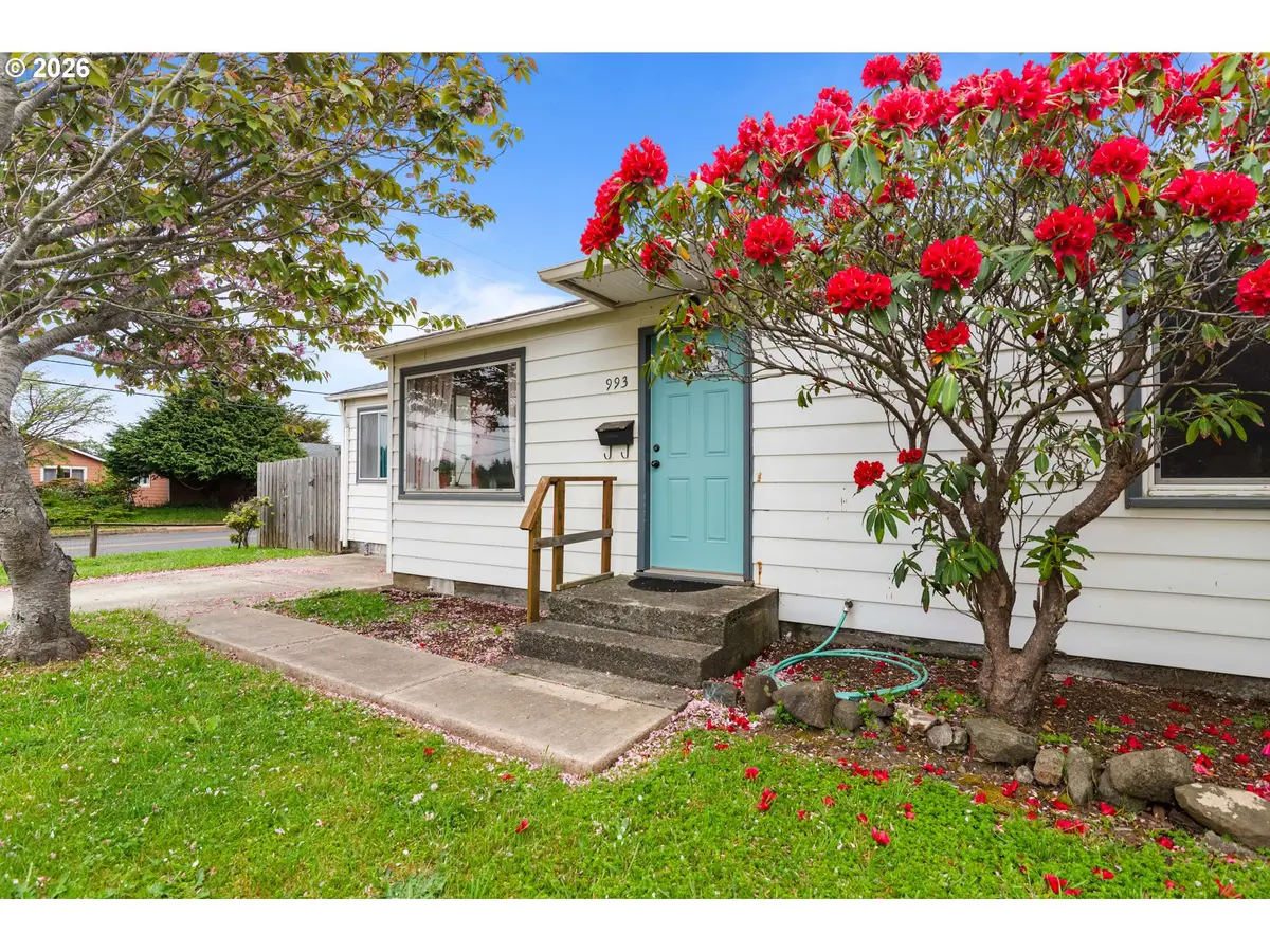 993 Salmon Ave, Coos Bay, OR 97420 - #1