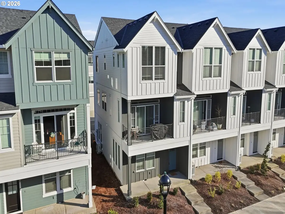 3382 SE Brookwood Ave, Hillsboro, OR 97123 - Image #1