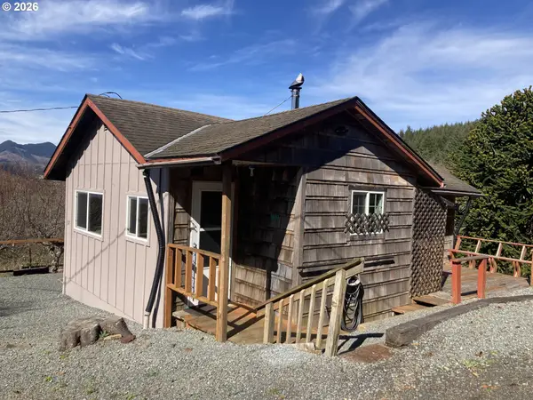 107 Hemlock St, Wheeler, OR 97147