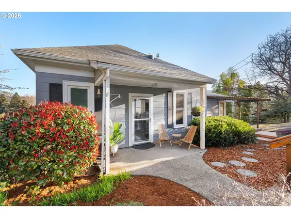 210 E Sherman Ave, HoodRiver, OR 97031