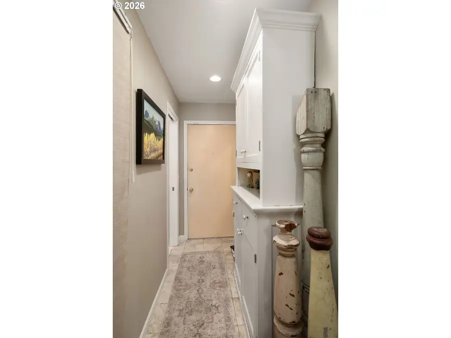 541 N Hayden Bay Dr, Portland, OR 97217 - #3