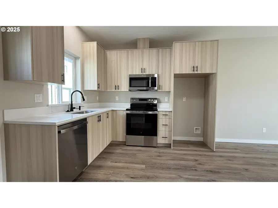 14364 SE Knight St, Portland, OR 97236 - Image #2