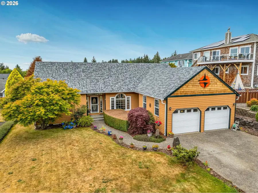 1720 Cooper St, Seaside, OR 97138 - #2