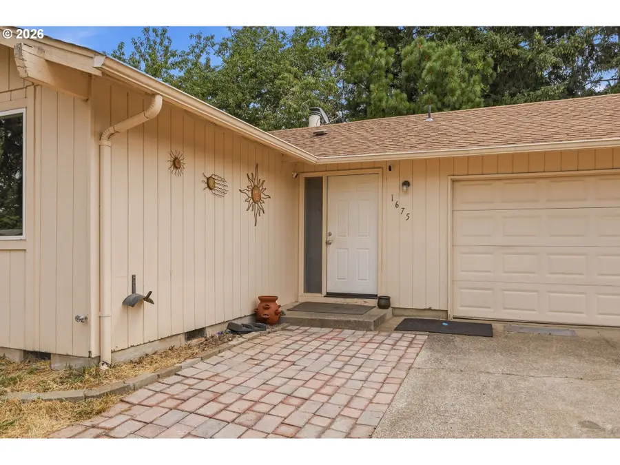 1675 N Danebo Ave, Eugene, OR 97402 - #3