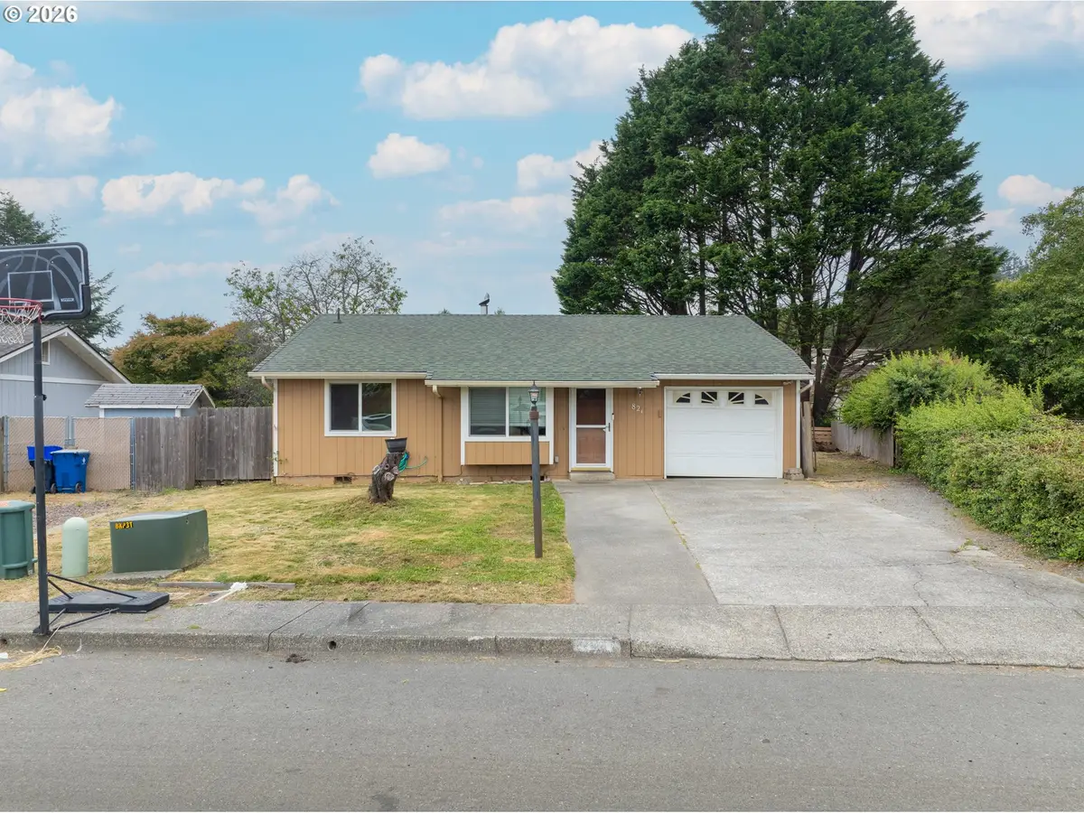 821 Kevin Pl, Brookings, OR 97415 - #1