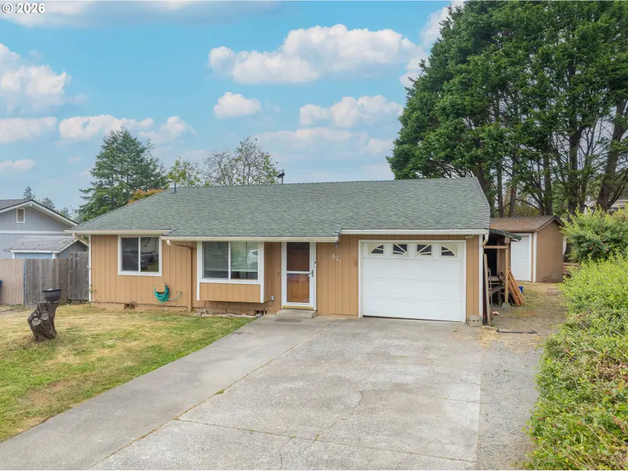 821 Kevin Pl, Brookings, OR 97415 - #2