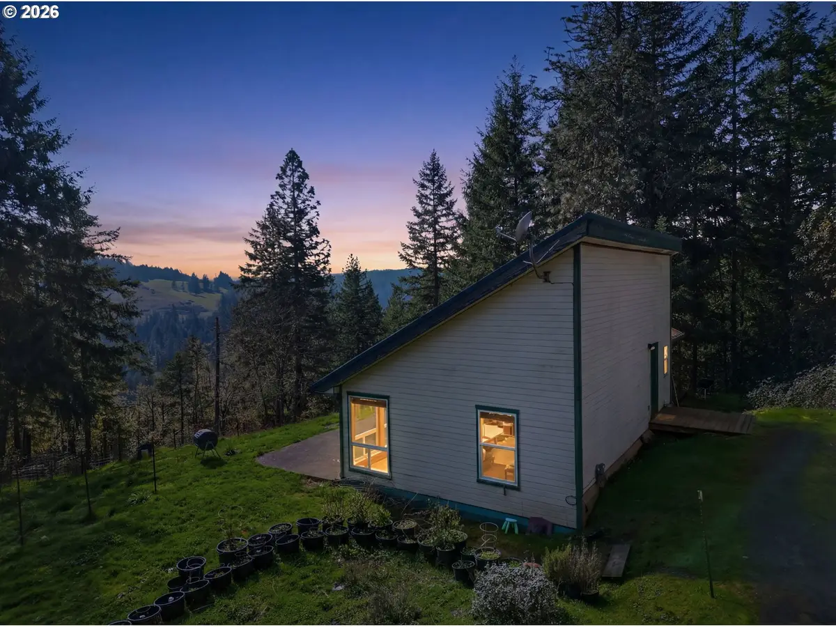 28460 Sutherlin Ln, Eugene, OR 97405 - #1