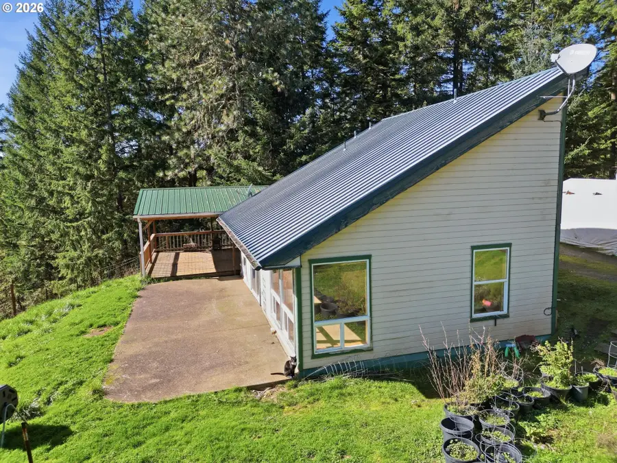 28460 Sutherlin Ln, Eugene, OR 97405 - #3