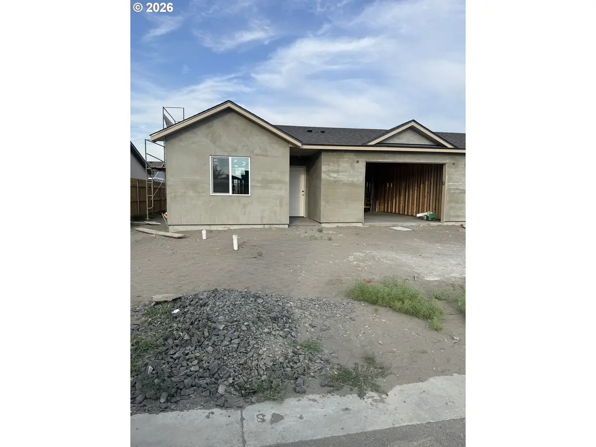 996 NE 10th Pl, Hermiston, OR 97838 - #1