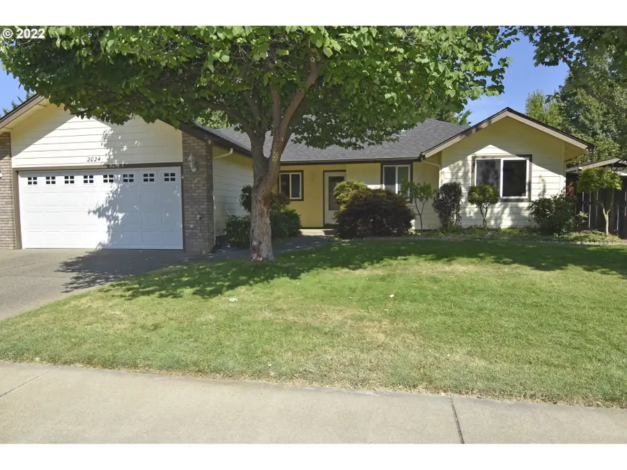 2024 SE Kayleigh Way, Grants Pass, OR 97526 - Image #3