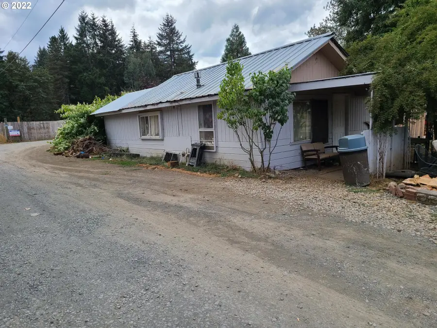 32120 Nichols Ln, Cottage Grove, OR 97424 - Image #3