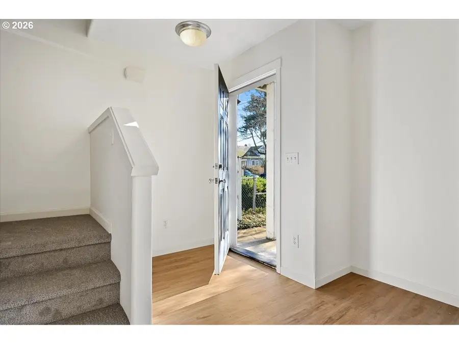 6311 SE Woodstock Blvd, Portland, OR 97206 - Image #3