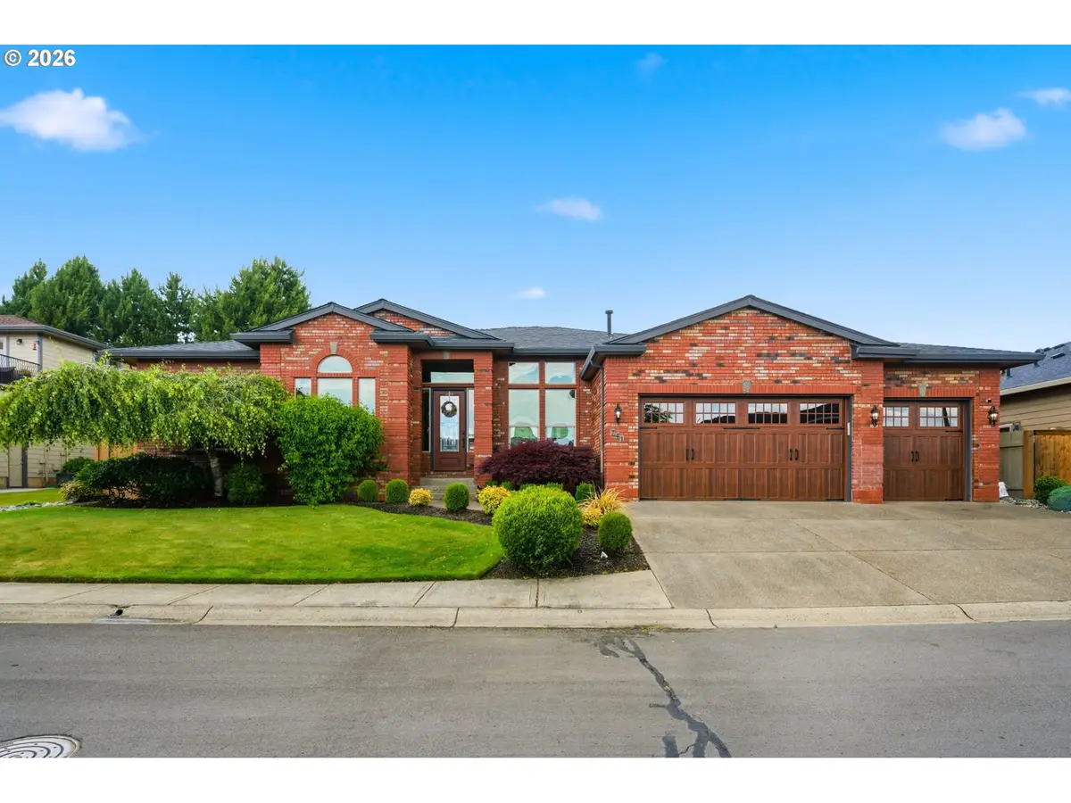 741 W Dogwood St, Washougal, WA 98671 - #1