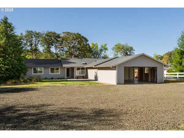 272 Rivershore Dr, Roseburg, OR 97470