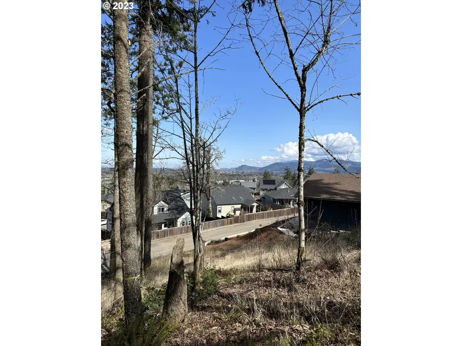 2646 Cascara Dr, Eugene, OR 97403 - Image #2