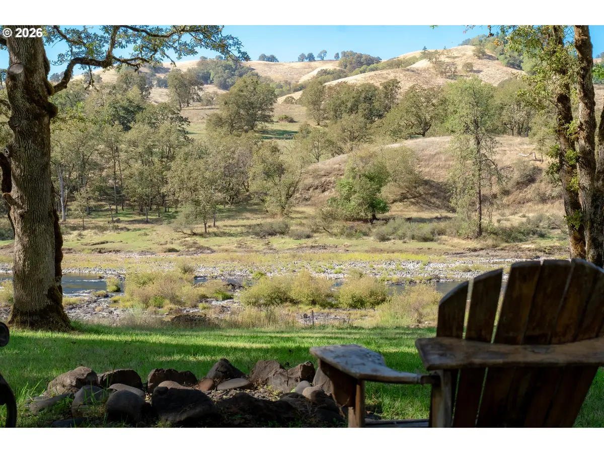 9188 S Bank Dr, Roseburg, OR 97470 - #1