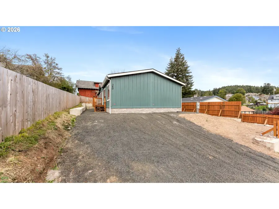 360 E 6th St E, Coquille, OR 97423 - #2