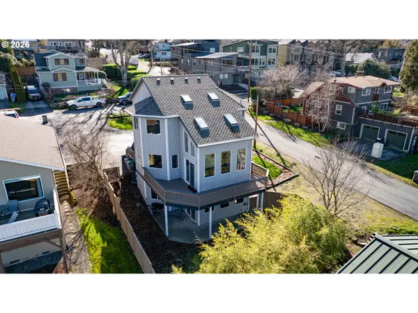 1222 Lincoln St, HoodRiver, OR 97031