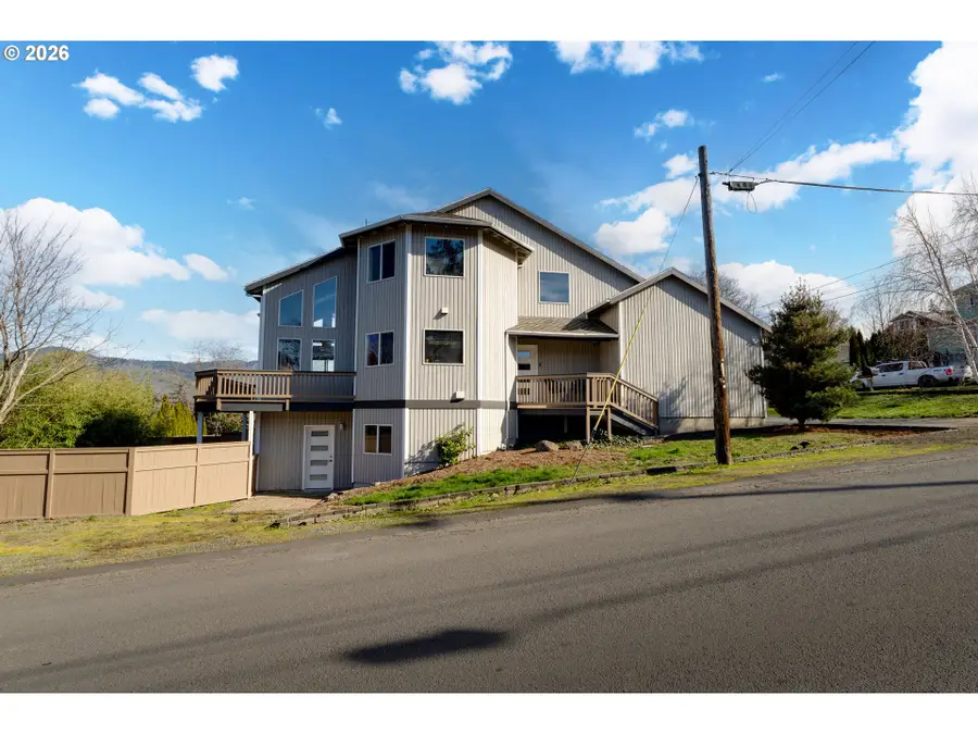 1222 Lincoln St, Hood River, OR 97031 - #2