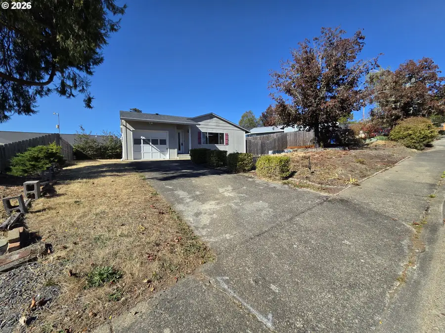 410 NW Elizabeth Ave, Winston, OR 97496 - #2