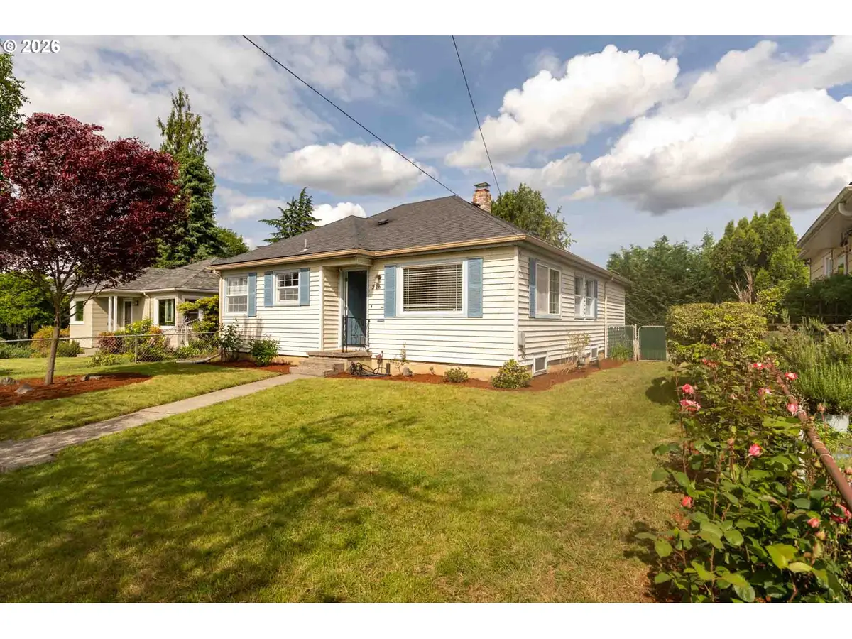 216 SE 75th Ave, Portland, OR 97215 - #1