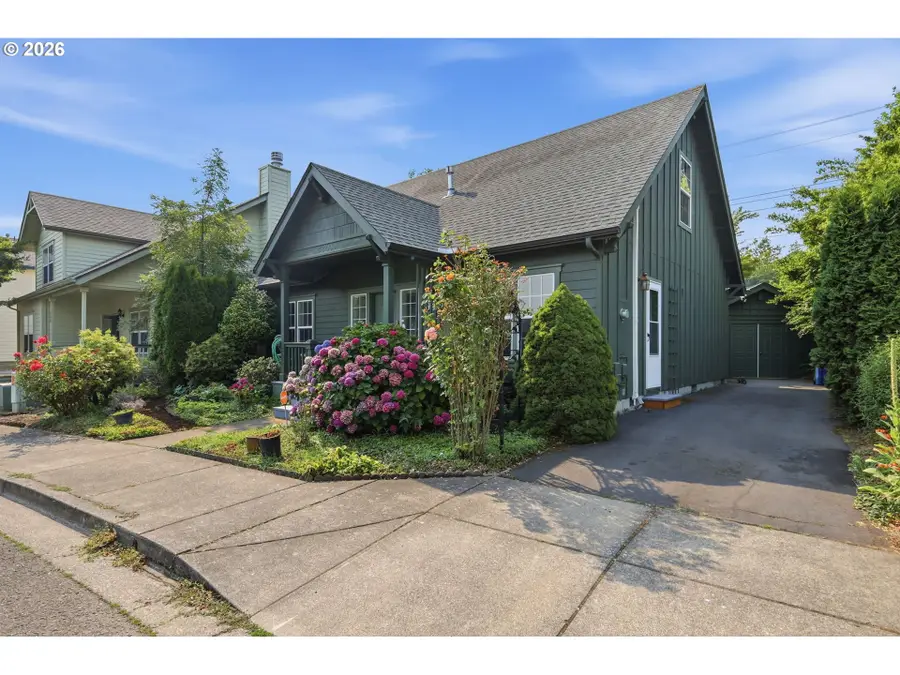 946 Nantucket Ave, Eugene, OR 97404 - #3