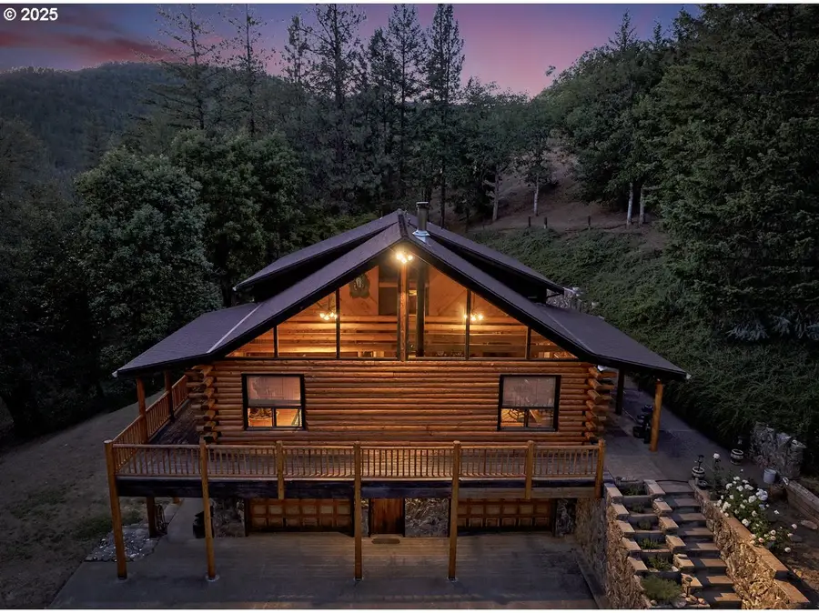 5361 Jacksonville Hwy, Jacksonville, OR 97530 - #3