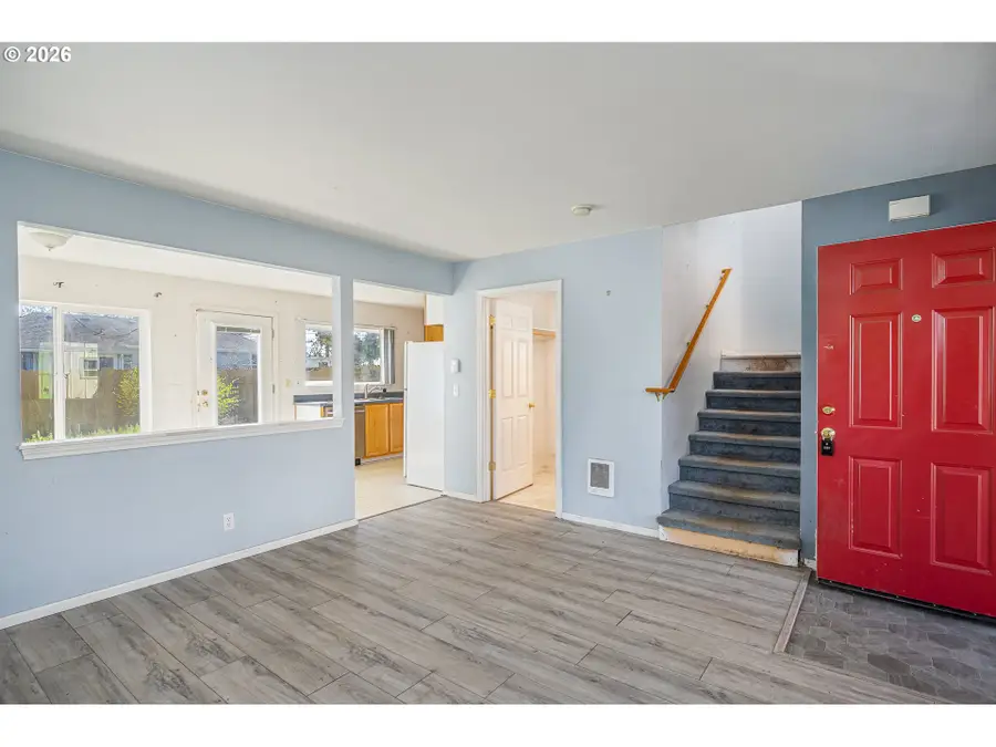 207 35th St, Springfield, OR 97478 - #3