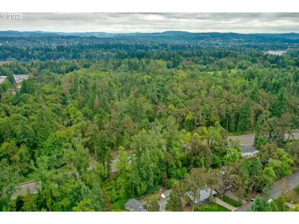 19885 Willamette Dr, WestLinn, OR 97068