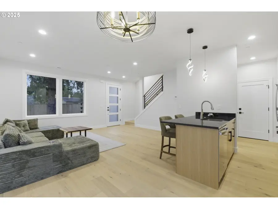 6904 SE Brooklyn St, Portland, OR 97206 - Image #3