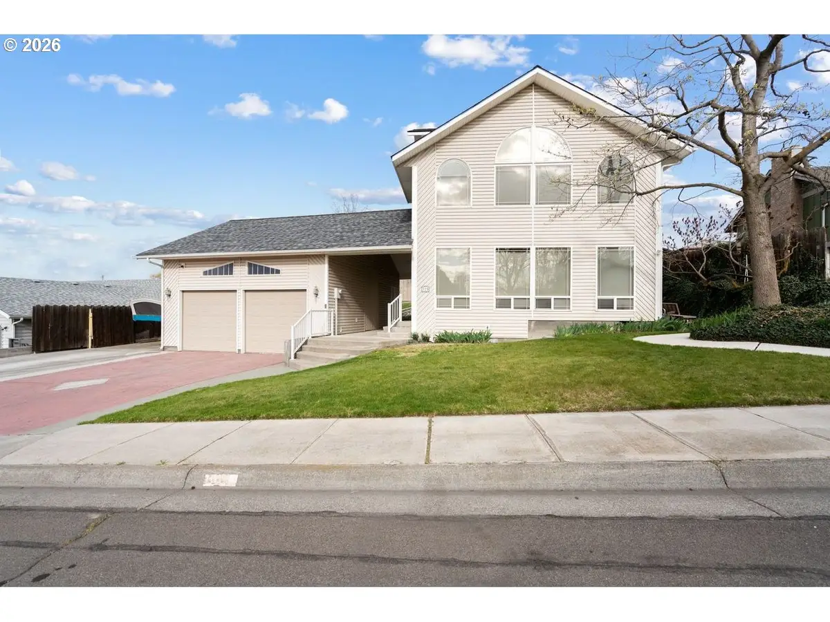 325 SE 9th Dr, Hermiston, OR 97838 - #1