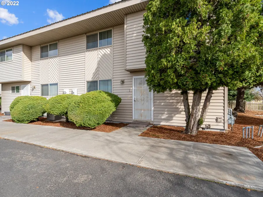 316 Klickitat St #1, Umatilla, OR 97882 - Image #2