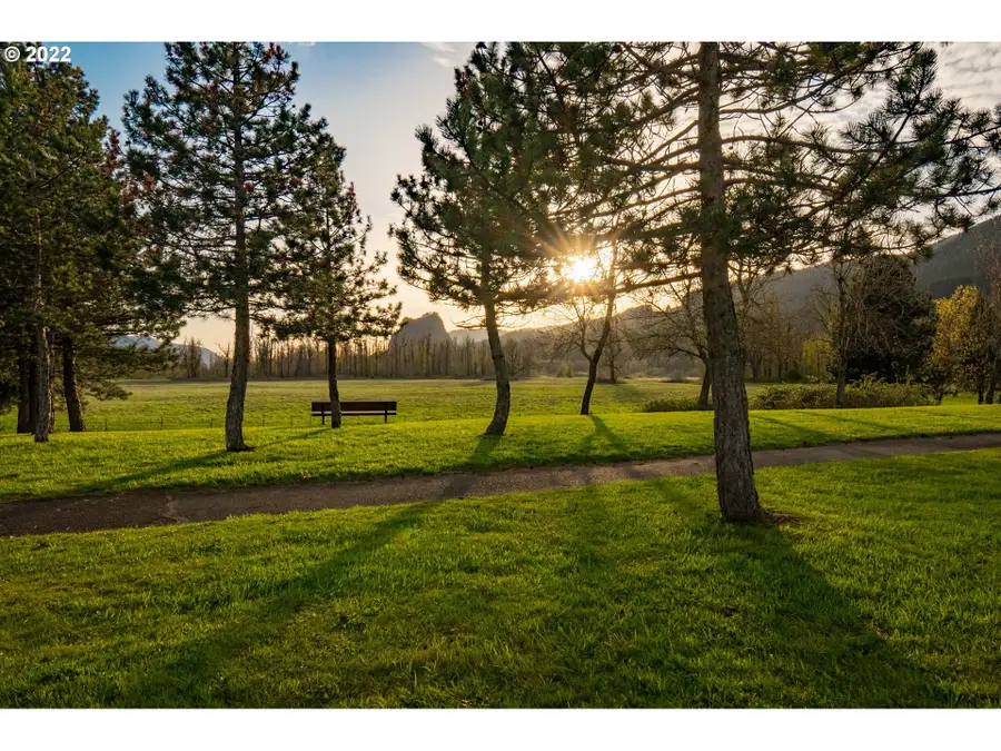 319 Hamilton St, North Bonneville, WA 98639 - Image #2