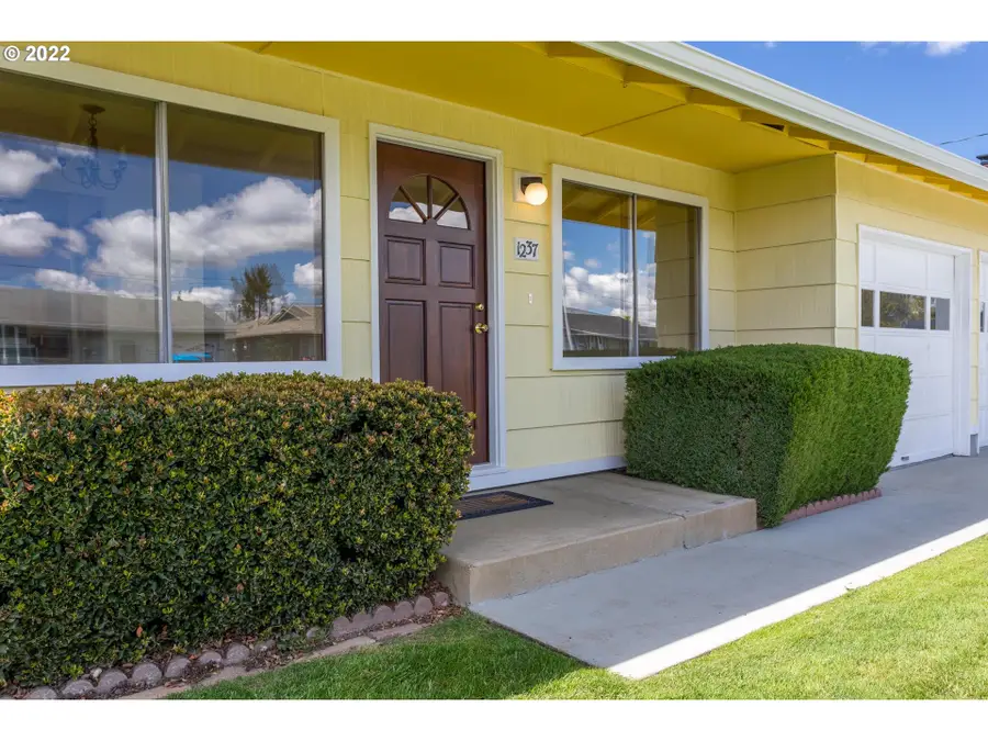 1237 Quinn Rd, Woodburn, OR 97071 - #3