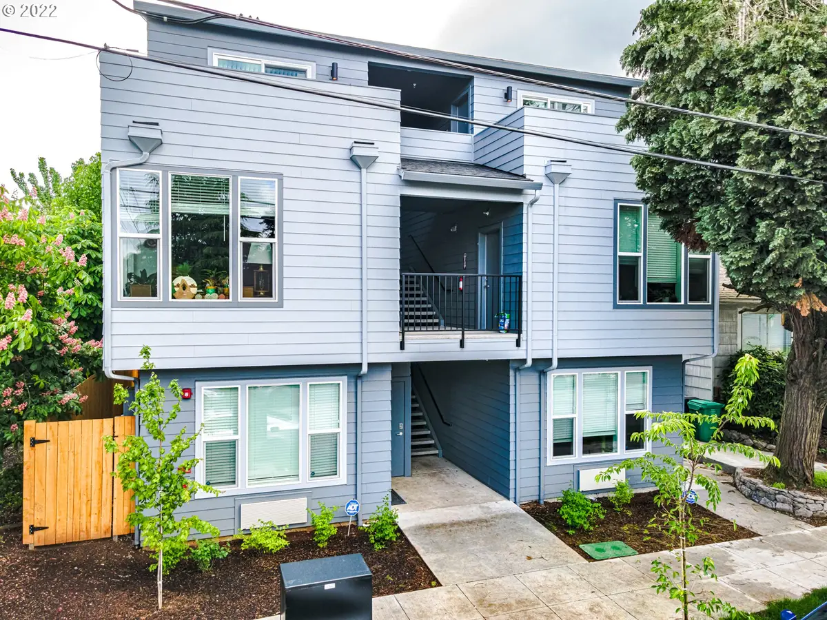 7206 N Saint Louis Ave, Portland, OR 97203 - Image #1