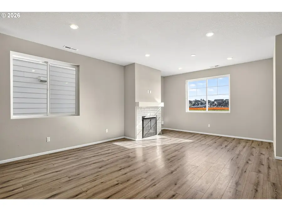 1939 NW Kent St, McMinnville, OR 97128 - #3