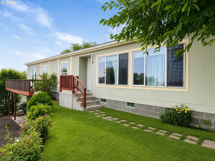 916 SW Isaac Ave, Pendleton, OR 97801 - #2