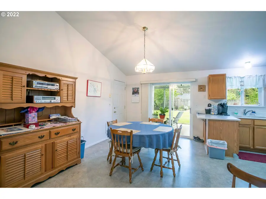 3497 Douglas Dr, Springfield, OR 97478 - Image #3