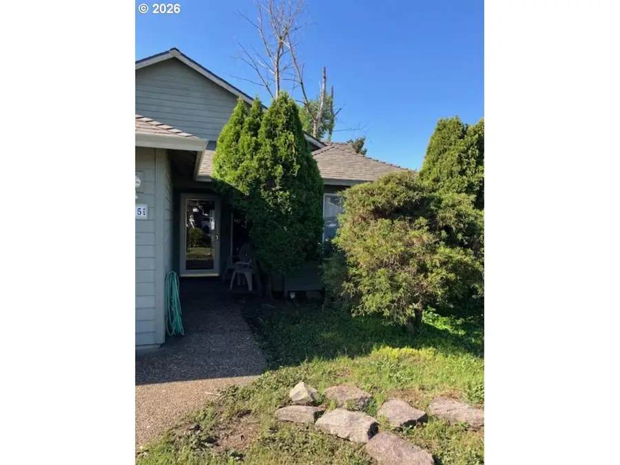 945 NE Lija Loop, Portland, OR 97211 - #2