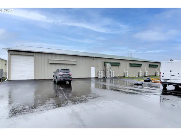 7194 S Barnards Rd, Canby, OR 97013