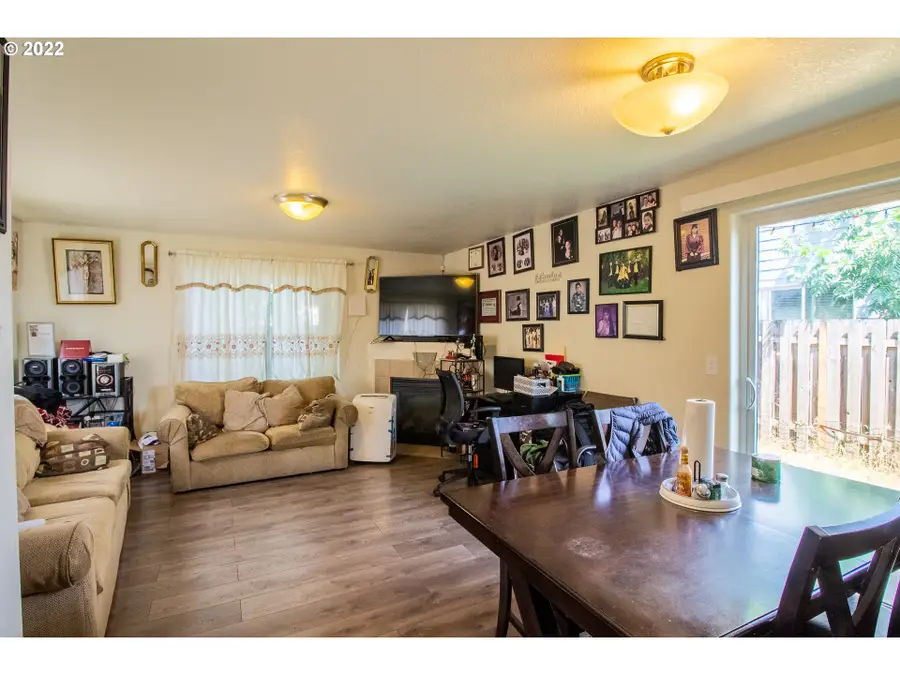 2719 SE 136th Pl, Portland, OR 97236 - Image #3