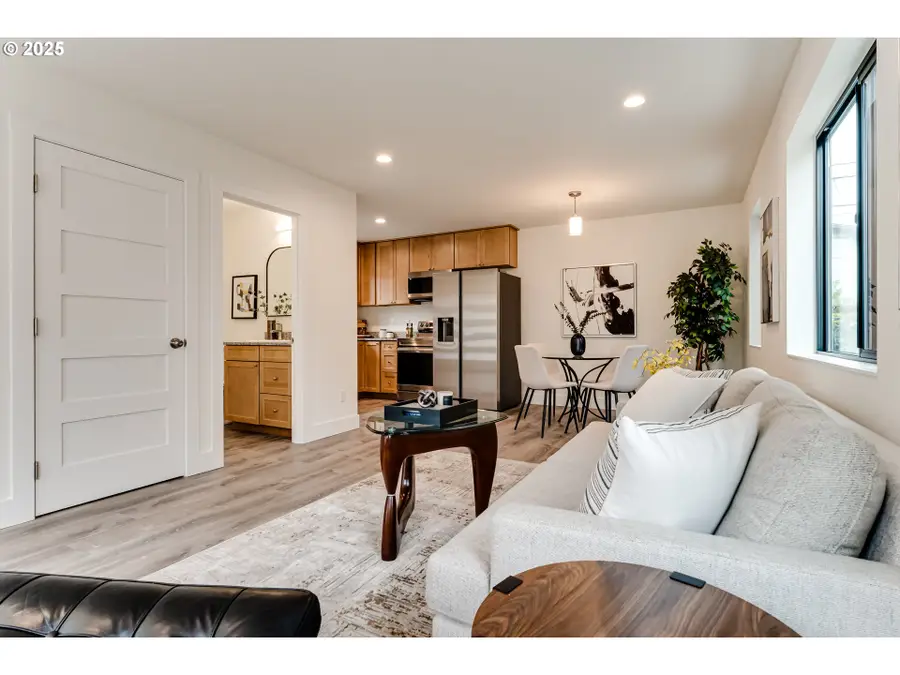 9 Monroe St #D, Eugene, OR 97402 - Image #2