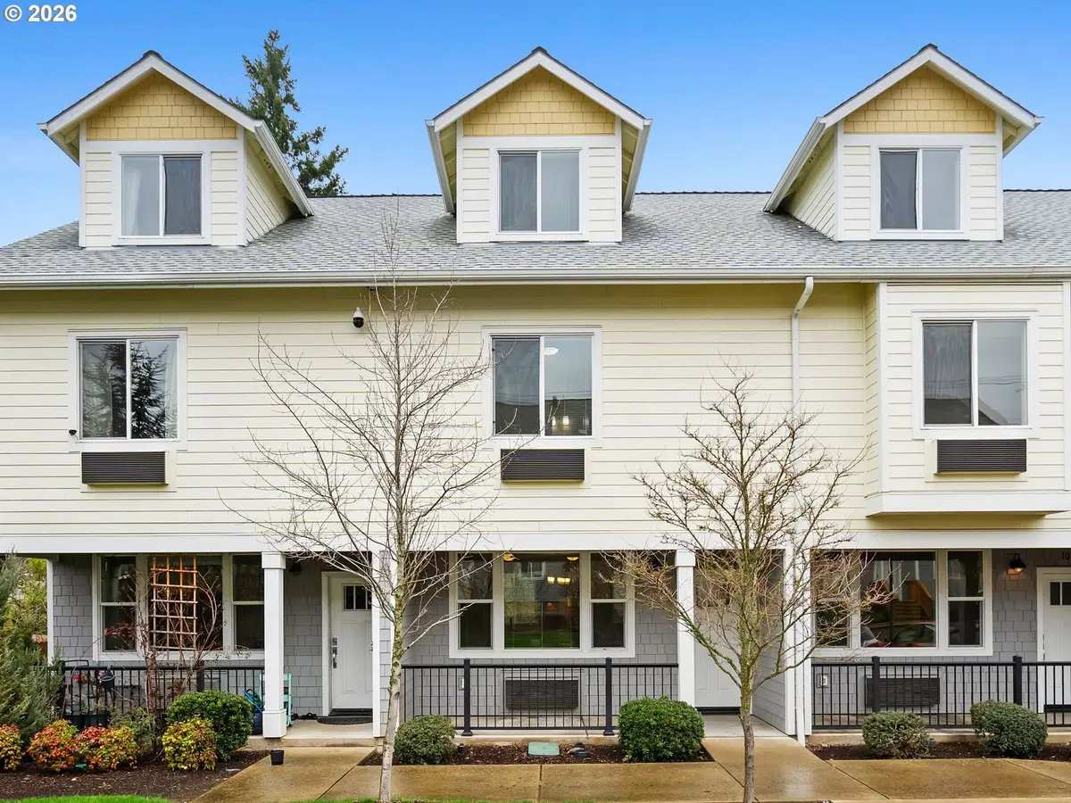 10843 E Burnside St, Portland, OR 97216 - #1