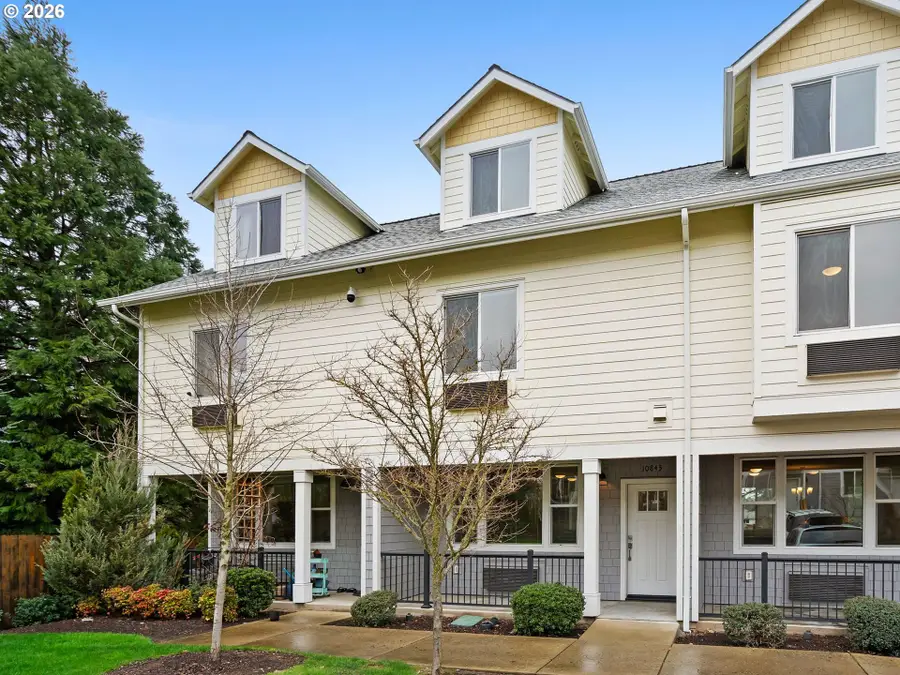 10843 E Burnside St, Portland, OR 97216 - #2